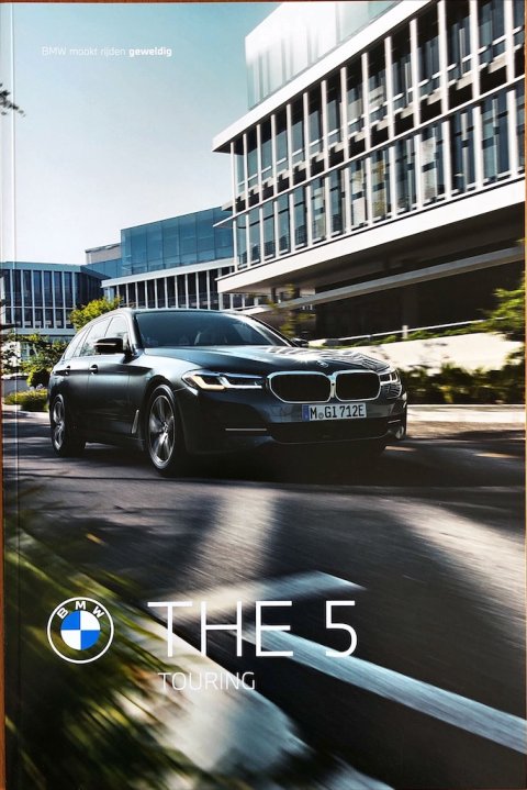 BMW 5 serie touring (G31) nr. 411 005 052 65, 2021 (1:21) 20,0 x 30,0, 28, NL year 2021