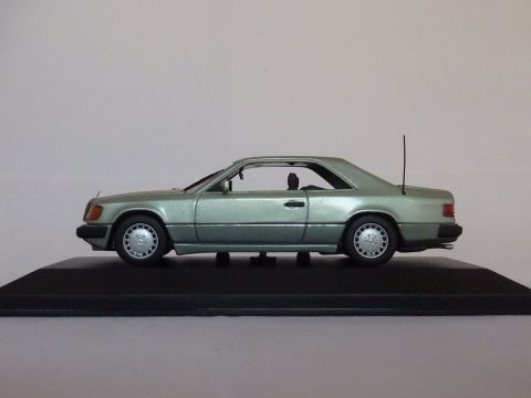 Mercedes W124 coupe, 1987-1993, groen, Minichamps, 3403