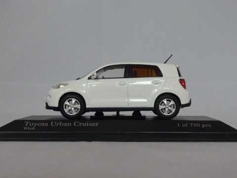 Toyota Urban cruiser, 2009, wit, Minichamps, 400 166960 