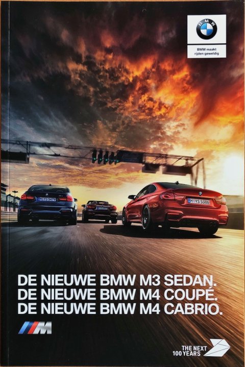 BMW M3 sedan, M4 coupe, M4 cabriolet nr. 411 999 023 65, 2017 (1:17) 20,0 x 30,0, 44, NL year 2017 folder brochure
