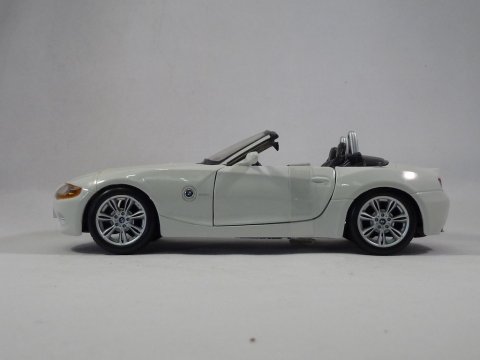 BMW Z4, 2003, Burago, -, scale 1op24