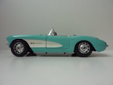 1op18 Chevrolet Corvette, 1957, Bburago scale 1op18