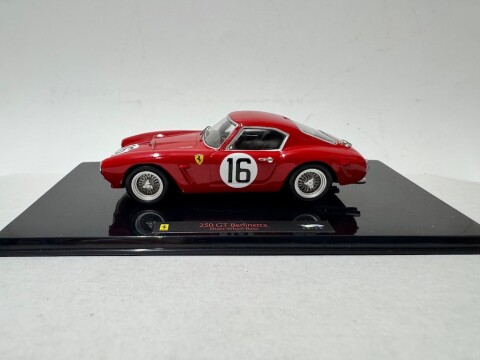 Ferrari 250 GT Berlinetta Short Wheel Base #16, Le Mans 1960 Hot Wheels Elite P9961 rood