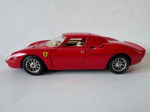 Ferrari 250 Le Mans 1965 Bburago scale 1op24