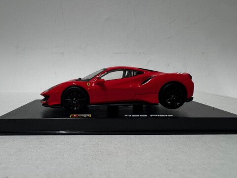 Ferrari 488 Pista 2015 Bburago Signature Series 18 36910
