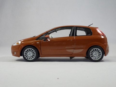 Fiat Grande Punto, 2005, Motorama, -, scale 1op24 (1)