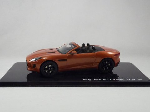 Jaguar F-Type V8-S cabriolet, 2013-2020, rood, Ixo-models, 50JDCAFTV8