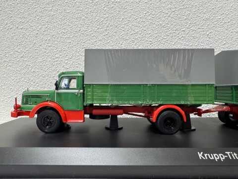 Krupp Titan Planen LKW mit Anhanger, 1950, Schuco, nr. 03033 #05