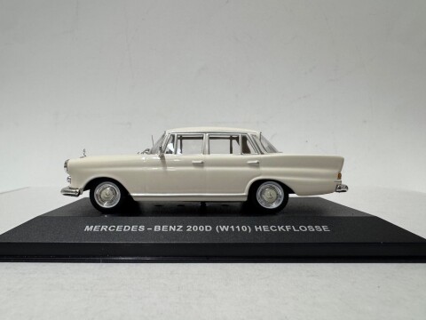 Mercedes 200D heckflosse (W110), 1965 1968 IXO B6 604 0375