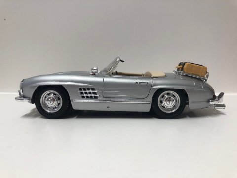 Mercedes 300 SL roadster 1957 zilver Bburago 1on18