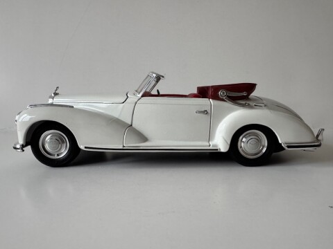 Mercedes 300S cabriolet, Maisto