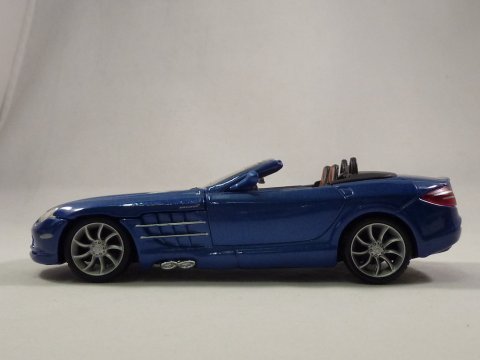 Mercedes SLR McLaren roadster Bburago Burago 1op32