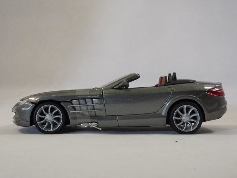 Mercedes SLR McLaren roadster, -, Burago grijs 1op32