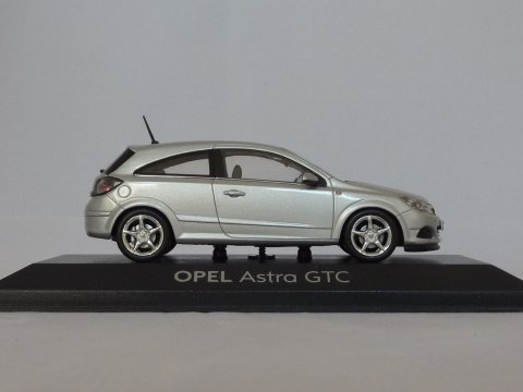 Opel Astra GTC, 2005, zilver, Minichamps, -