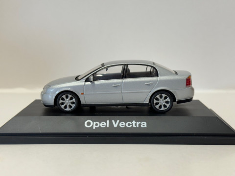 Opel Vectra sedan, 2002 Schuco website