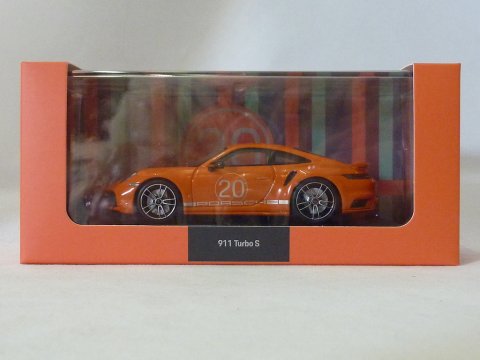 Porsche 911 - 992 Coupe Turbo S 20th Anniversary China, 2021-2021, oranje, Minichamps, WAP 020 9060 N002