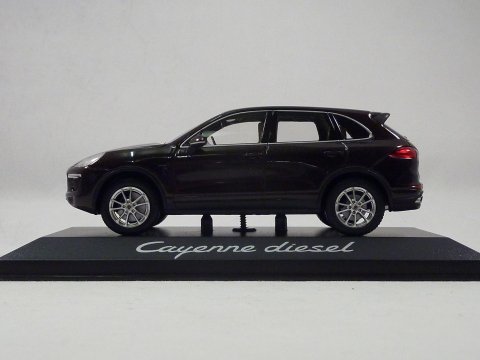 Porsche Cayenne E2.2 Diesel, 2014-2017, bruin, Minichamps, WAP 020 003 0E website