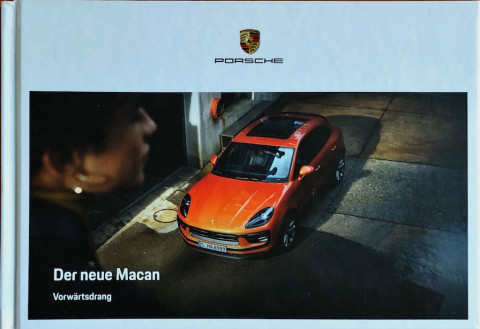 Porsche Macan nr. WSLA2201000110 DE:WW, 2021 07 DE 2021 folder brochure