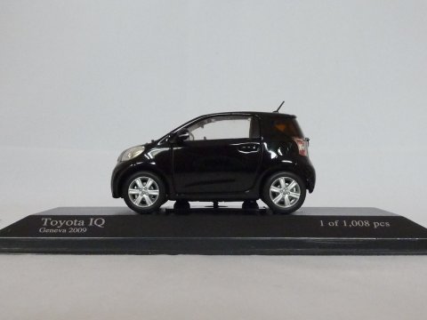 Toyota IQ Geneva, 2009, wit : zwart, Minichamps, 400 166801 