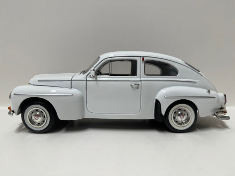 Volvo PV 544 B18 1961 1965 Revell scale 1op18