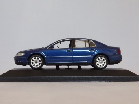 Volkswagen Phaeton, 2002-2007, blauw, Minichamps, 820902102